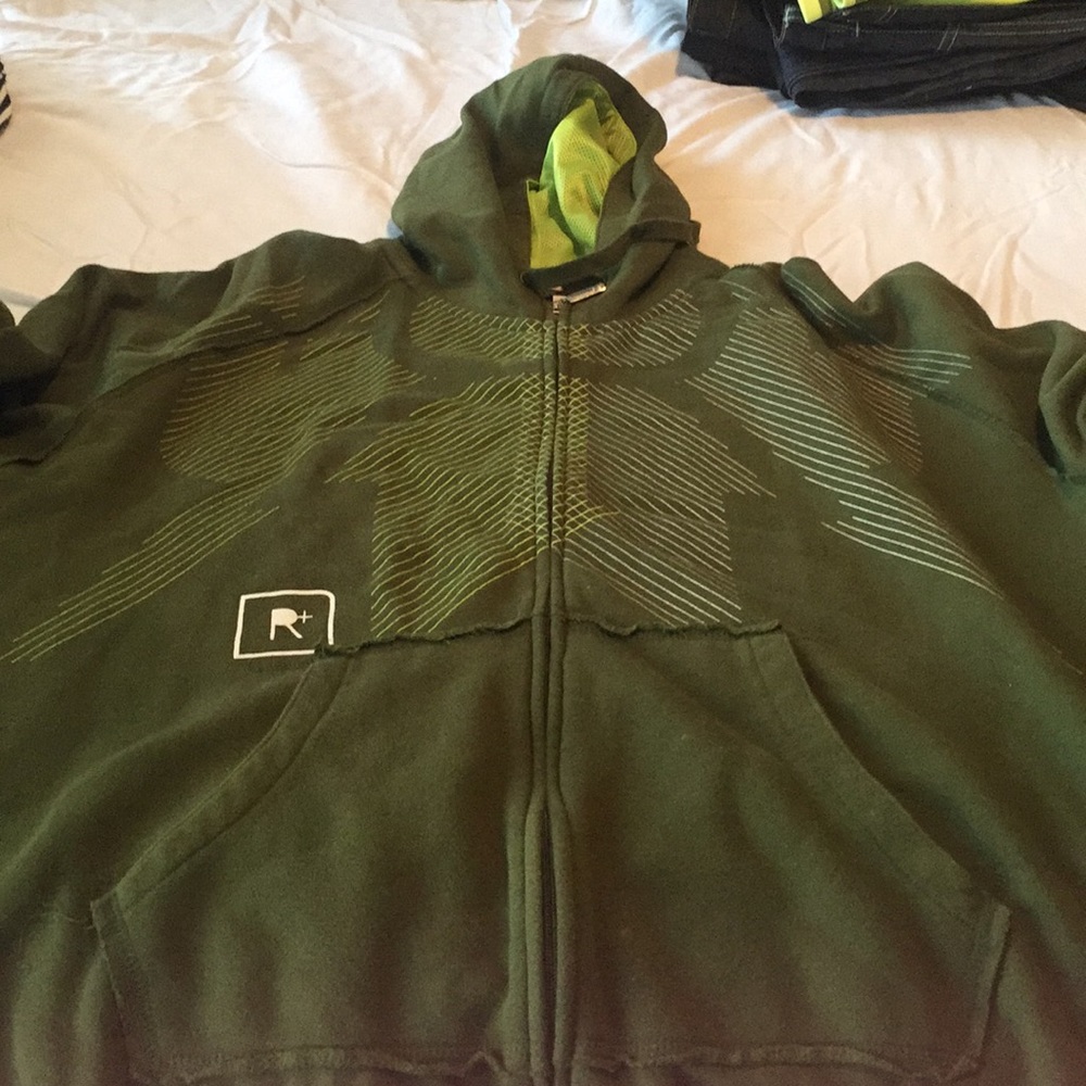 Men’s Rocawear Front Zip Hoodie